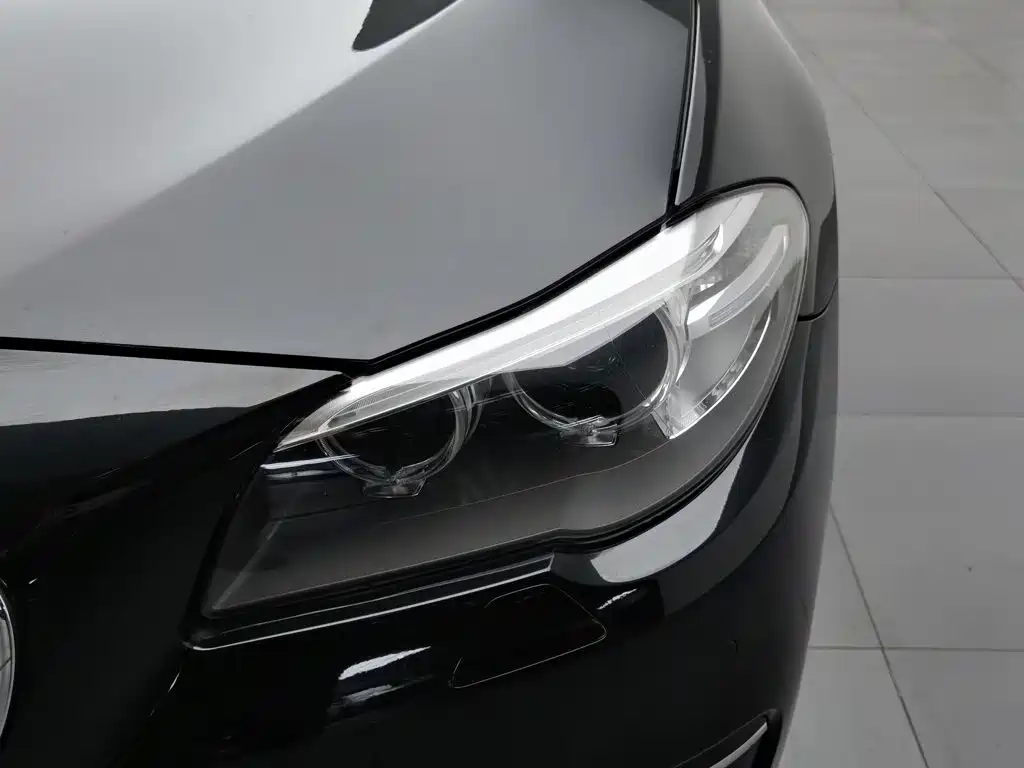 BMW 5 Series 2015 — фото 7
