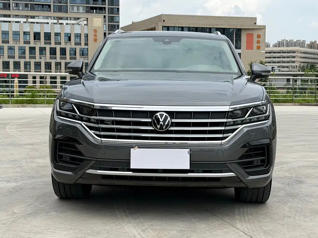Volkswagen Touareg 2023 — фото 2