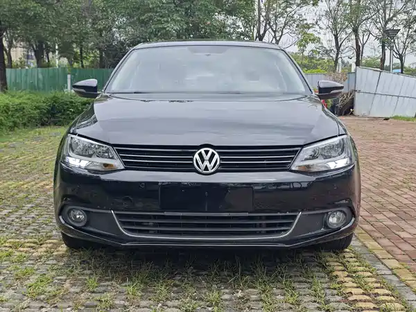Volkswagen Sagitar 2015