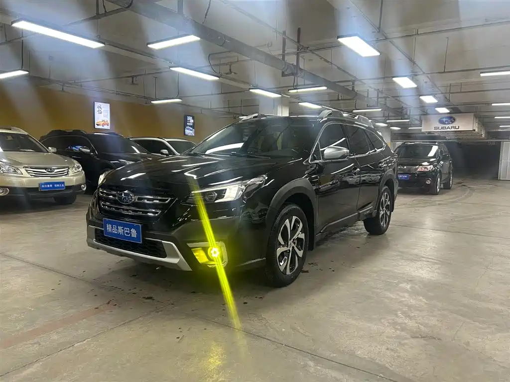 Subaru Outback 2022 — фото 1