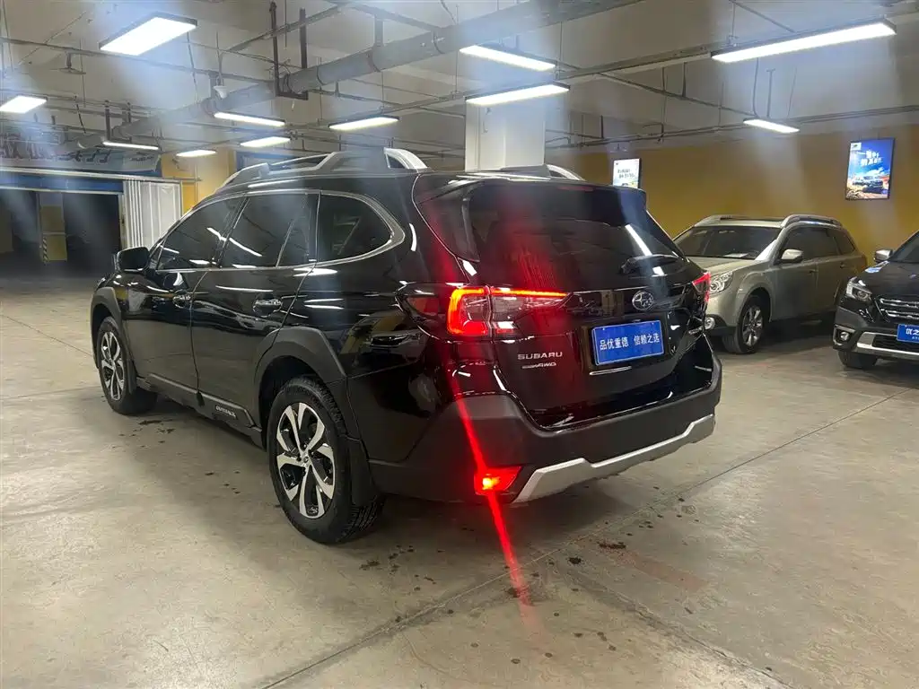 Subaru Outback 2022 — фото 6
