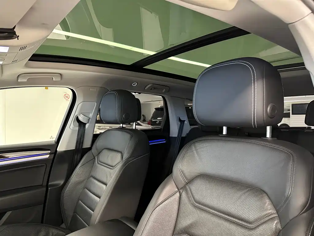Volkswagen Touareg 2019 — фото 11