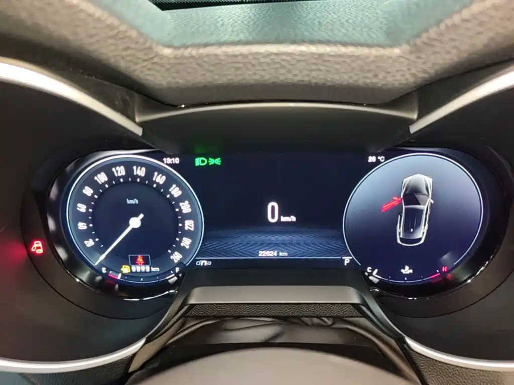 Alfa Romeo Stelvio 2025 — фото 12