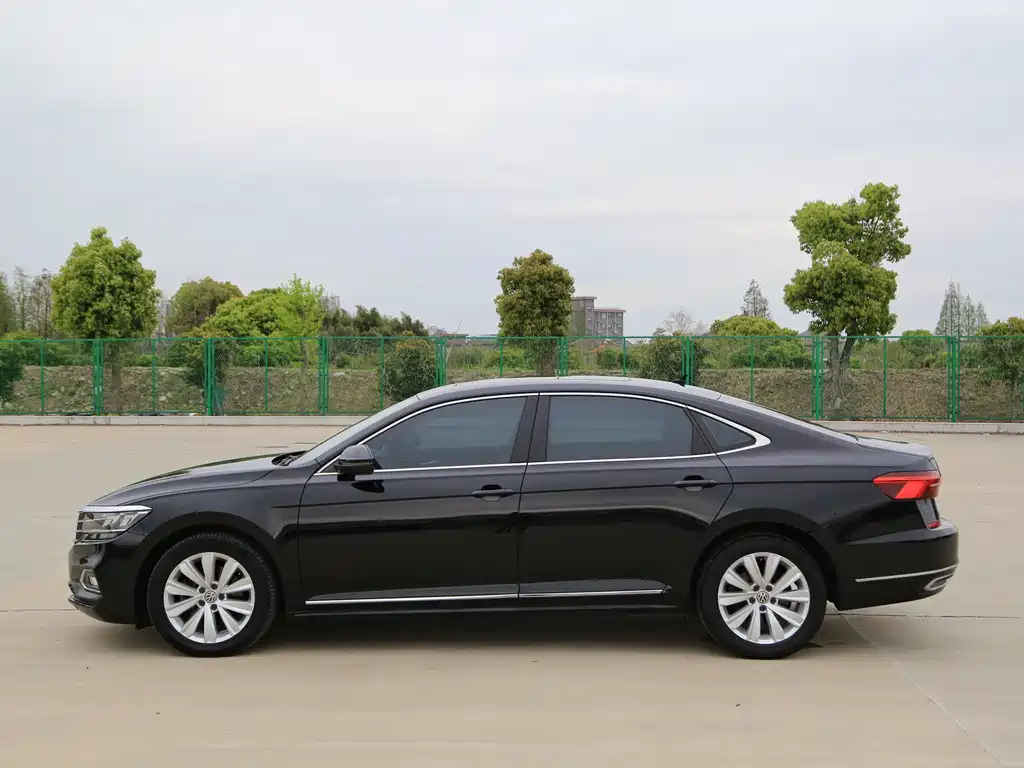 Volkswagen Passat 2019 — фото 17