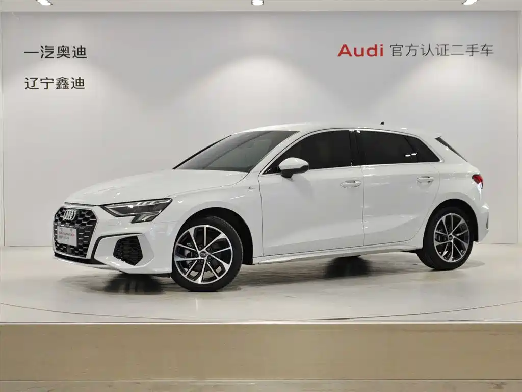 Audi A3 2022 — фото 1