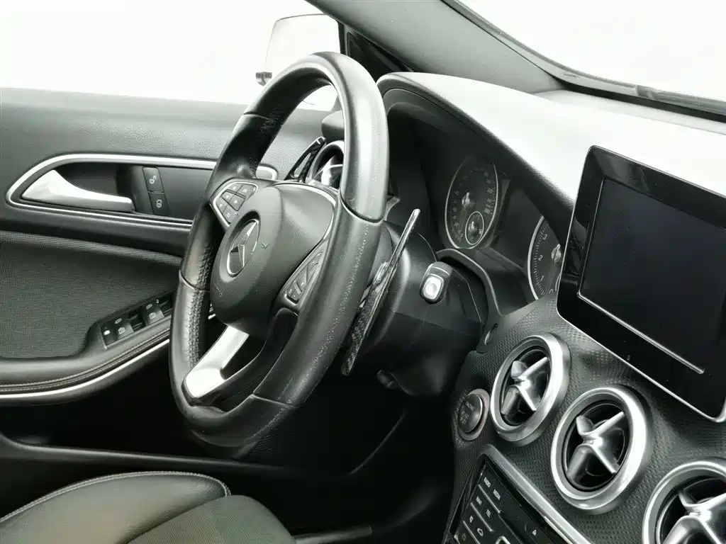 Mercedes-Benz A-Class 2016 — фото 22