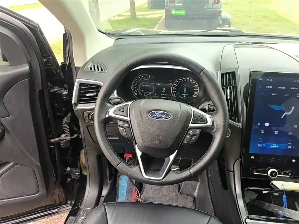 Ford Edge 2020 — фото 11
