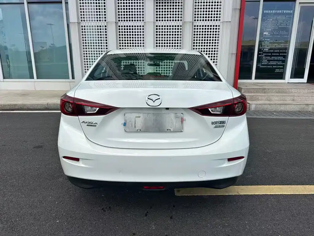 Mazda 3 Axela 2016 — фото 6
