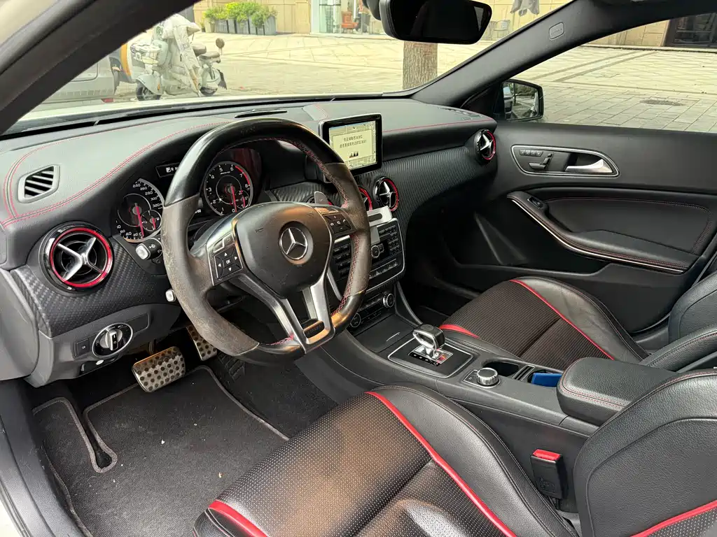Mercedes-Benz A-Class AMG 2015 — фото 4