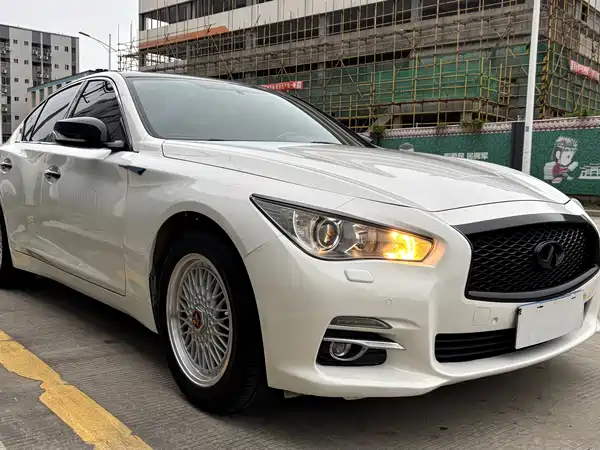 Infiniti Q50 2014