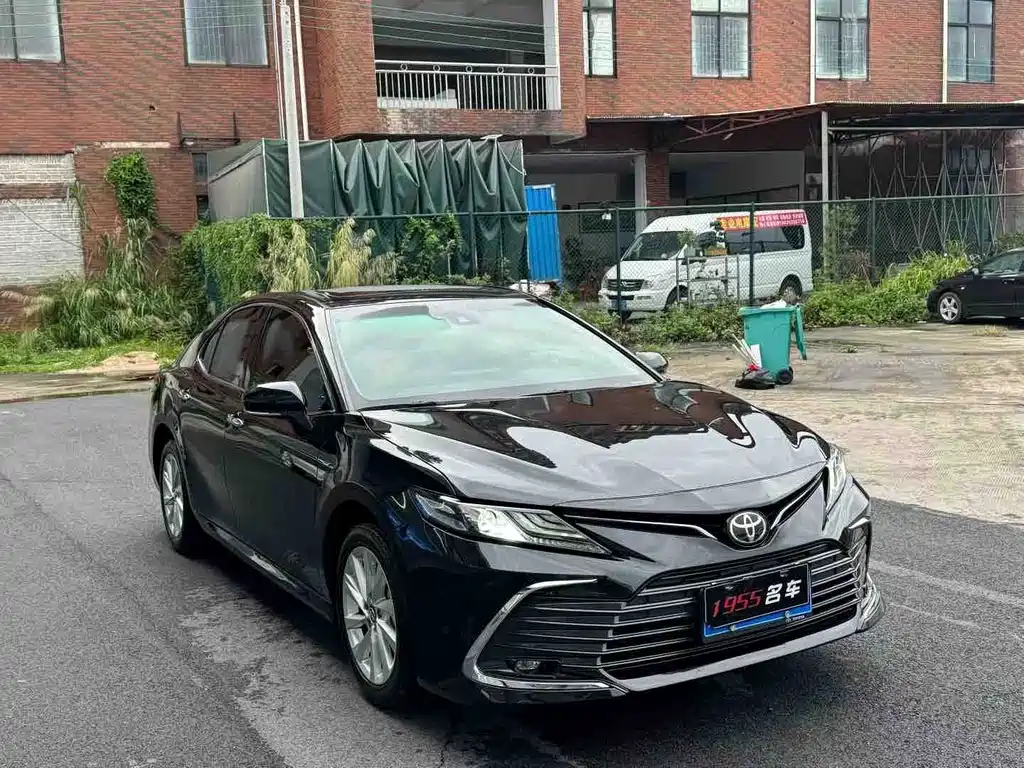 Toyota Camry 2022 — фото 3