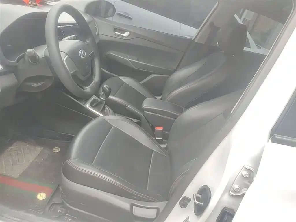Hyundai Verna 2018 — фото 15