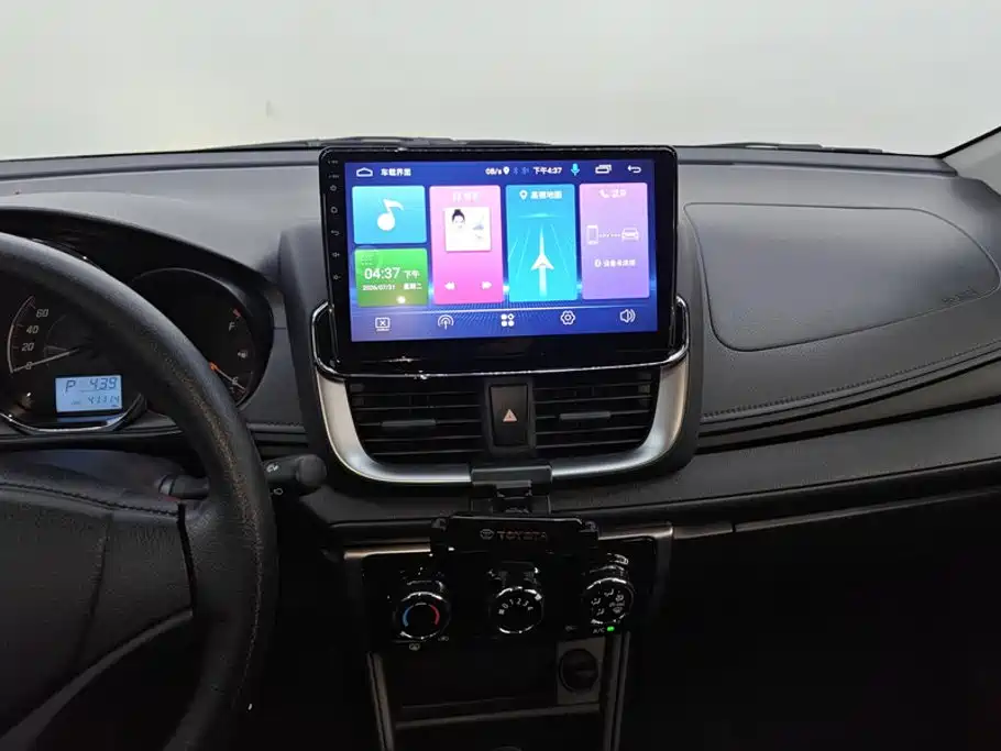 Toyota Yaris L 2021 — фото 13