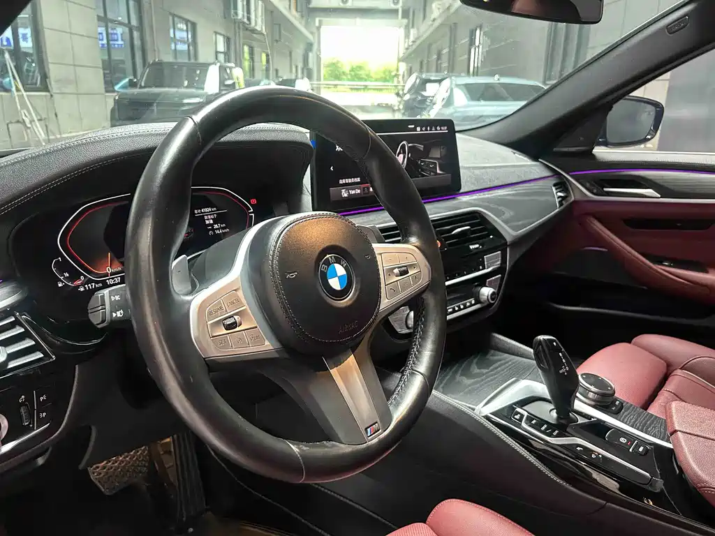 BMW 5 Series 2023 — фото 12