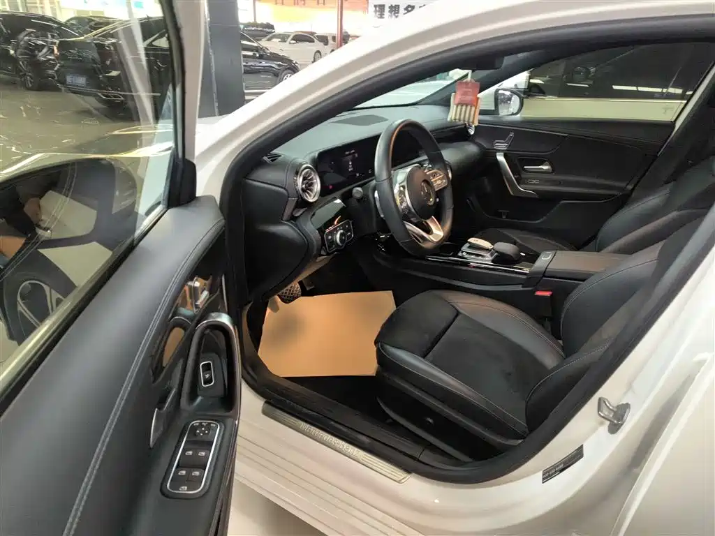 Mercedes-Benz A-Class 2025 — фото 16