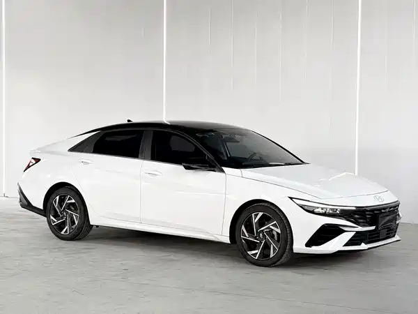 Hyundai Elantra 2023