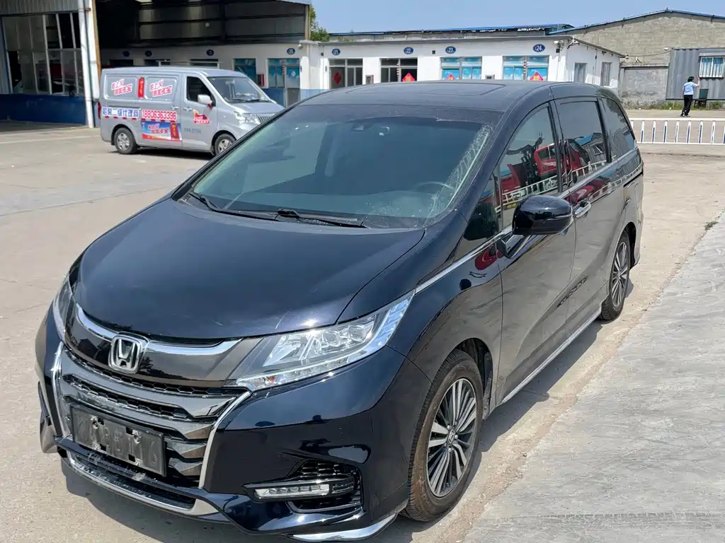 Honda Odyssey 2021 — фото 1