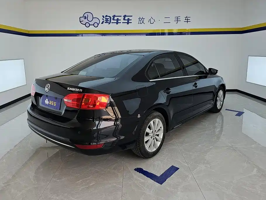 Volkswagen Sagitar 2015