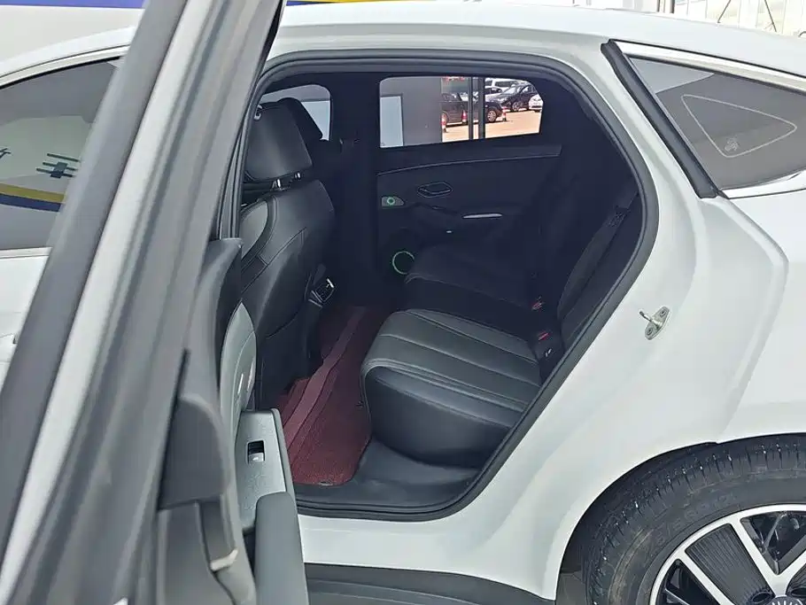 BYD Qin L 2025 — фото 11