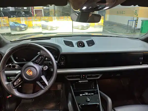 Porsche Cayenne 2024