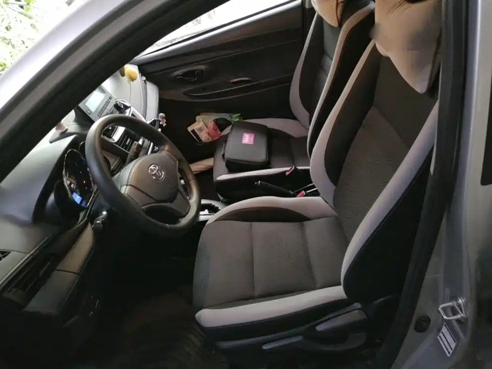 Toyota Yaris L 2020 — фото 13