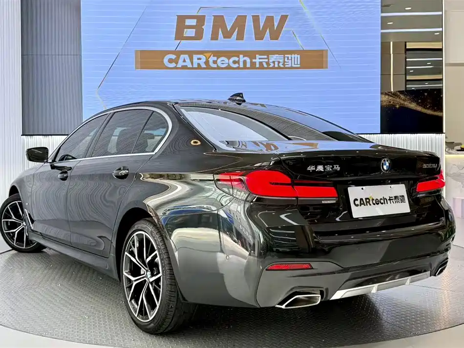 BMW 5 Series 2021 — фото 27