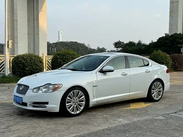 Jaguar XF 2011