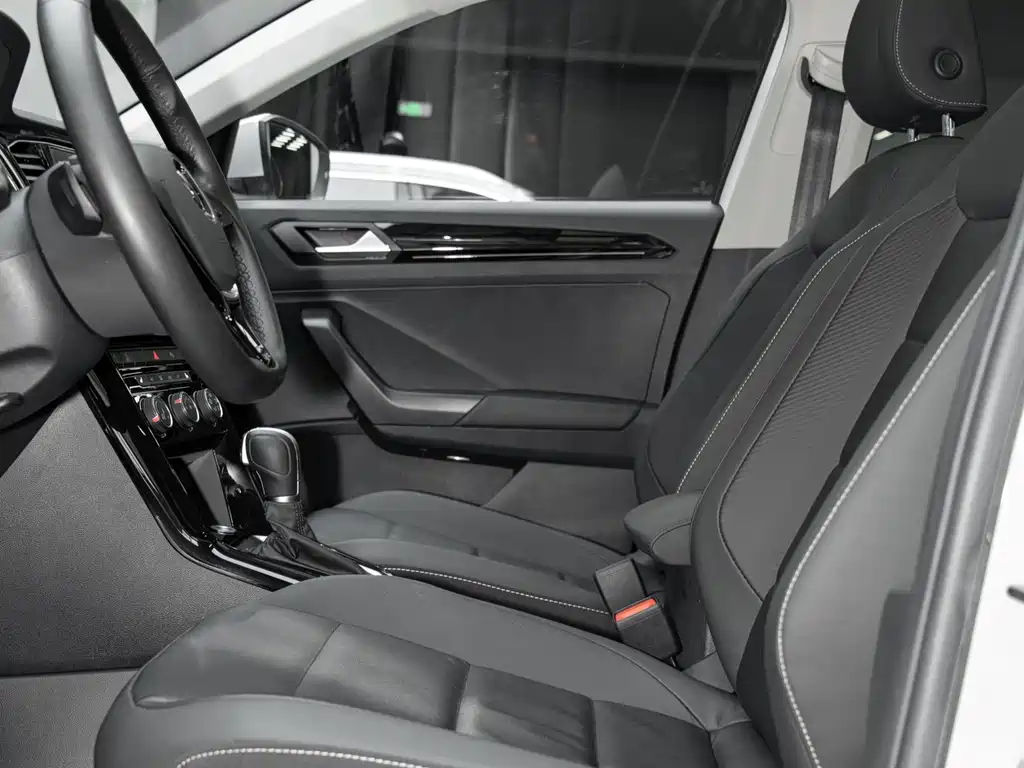 Volkswagen T-Roc 2022 — фото 12
