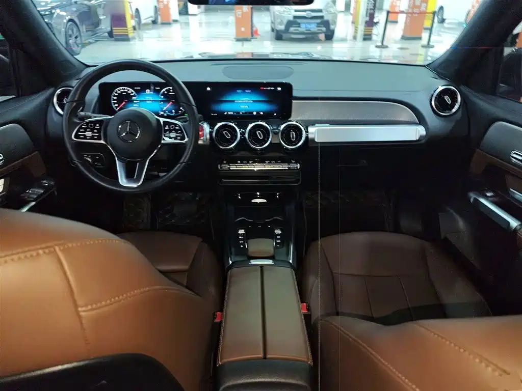 Mercedes-Benz GLB 2023 — фото 6