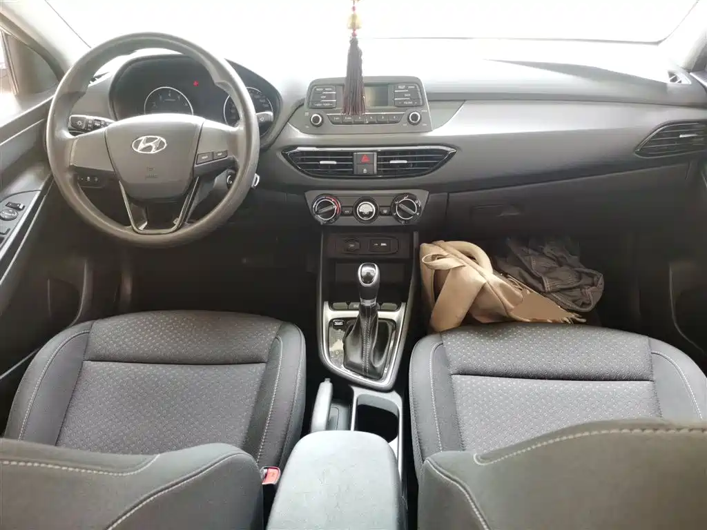 Hyundai Elantra 2020 — фото 10