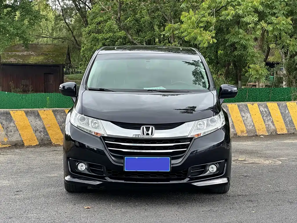 Honda Odyssey 2018 — фото 2
