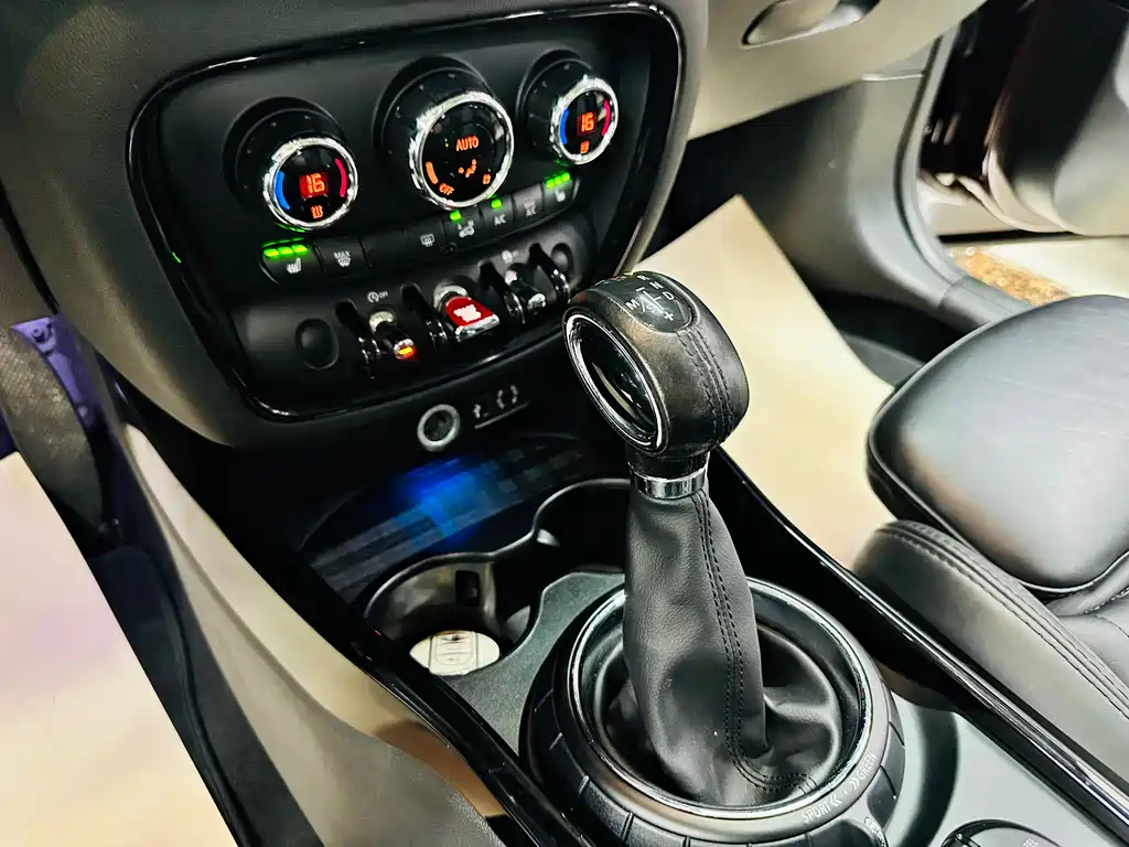 MINI Clubman 2018 — фото 48