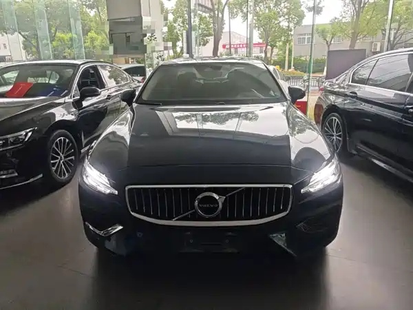 Volvo S60 2022