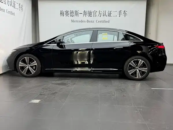 Mercedes-Benz EQE 2025