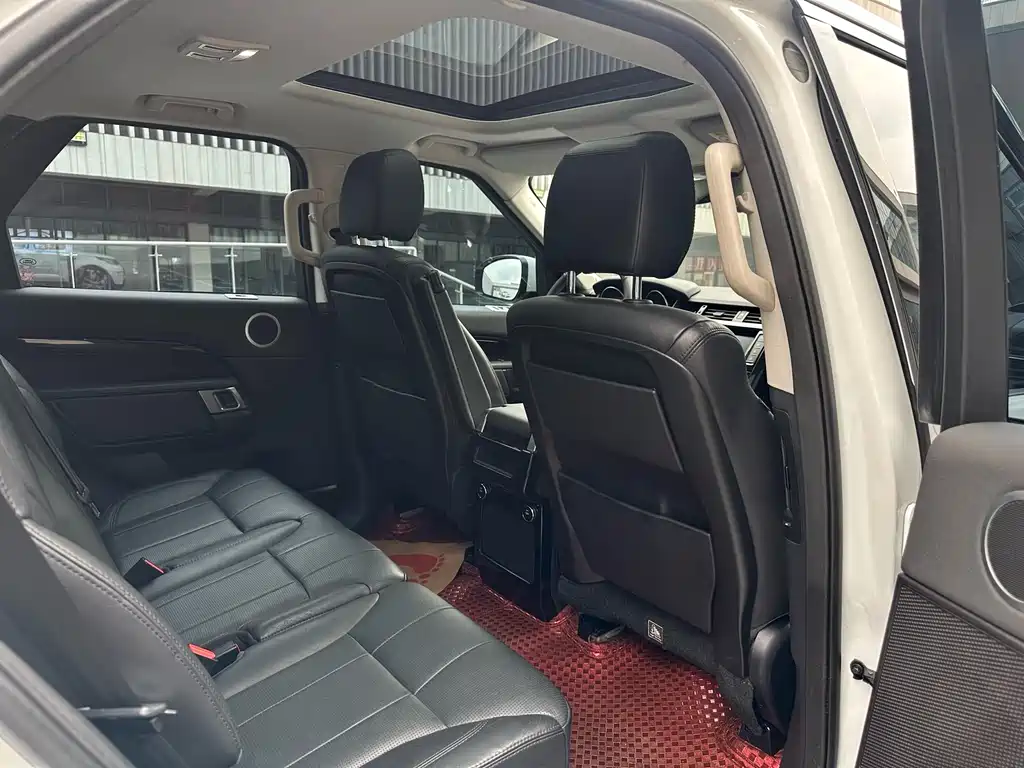 Land Rover Discovery 2017 — фото 17