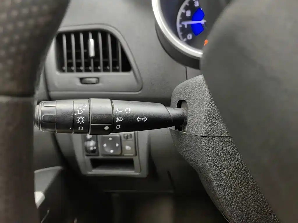 Dongfeng Fengshen AX3 2016 — фото 21