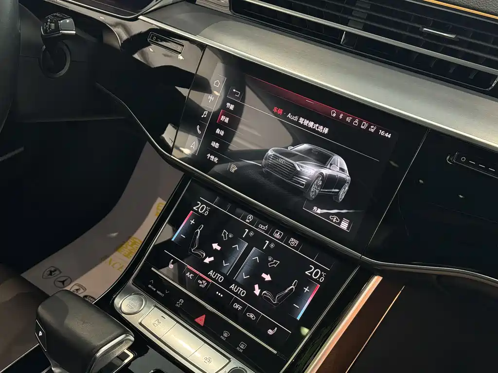 Audi A8 2019 — фото 17