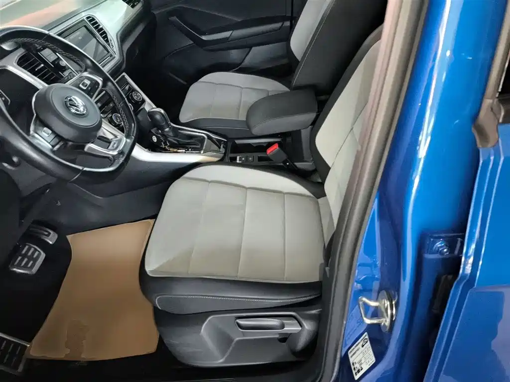 Volkswagen T-Roc 2020 — фото 11