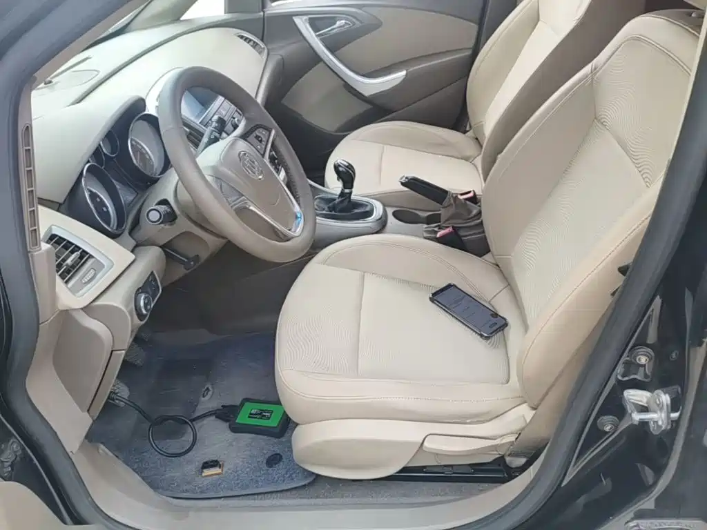 Buick Excelle 2015 — фото 15