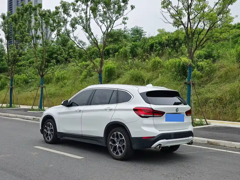 BMW X1 2022 — фото 4