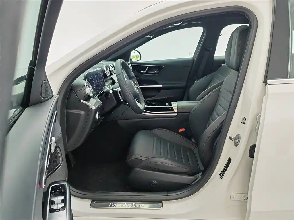 Mercedes-Benz C-Class 2022 — фото 10