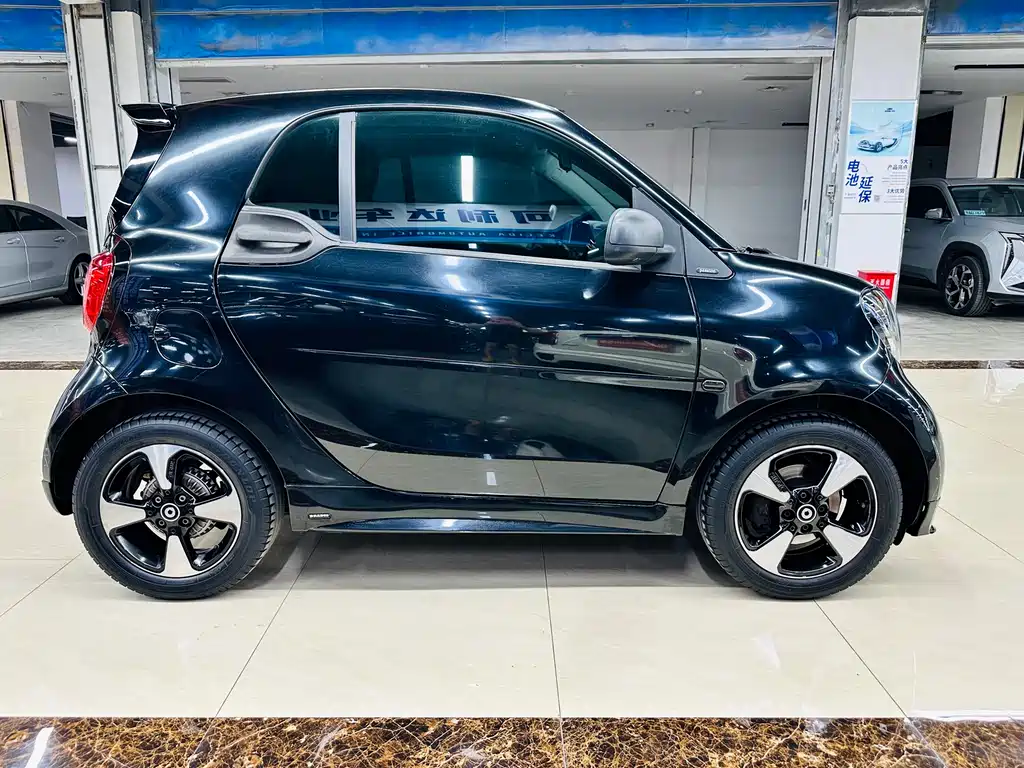 smart Fortwo 2018 — фото 5