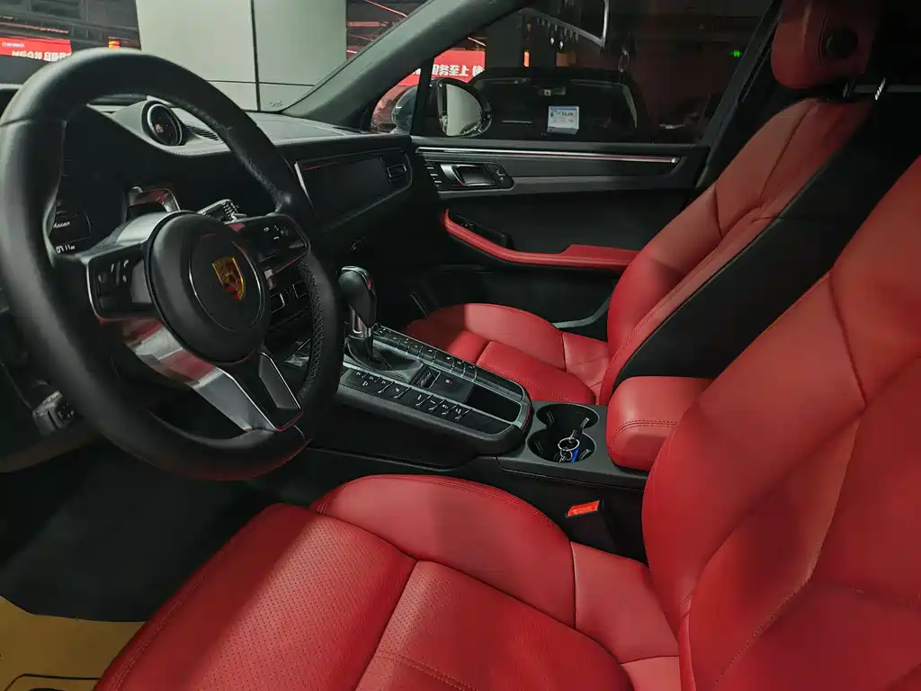 Porsche Macan 2021