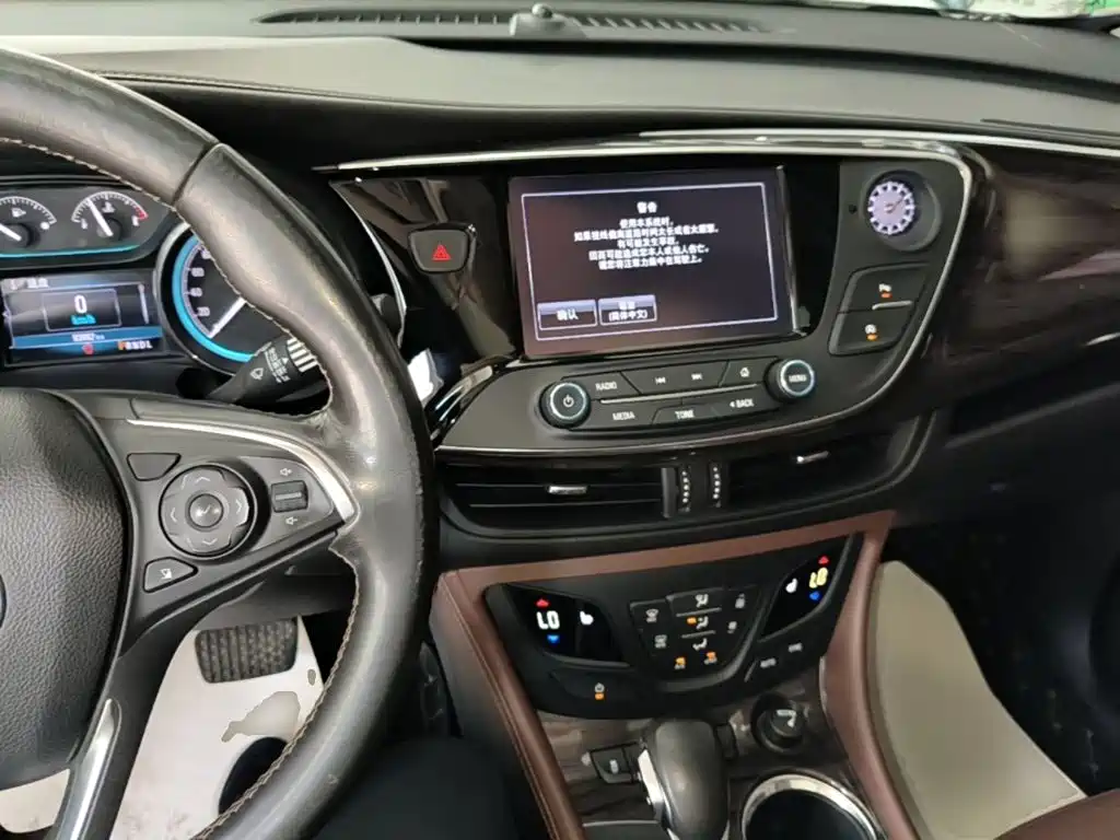 Buick Envision Plus 2017 — фото 10