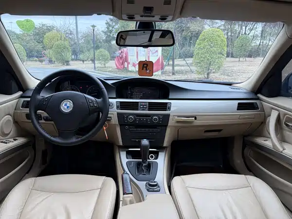 BMW 3 Series 2011