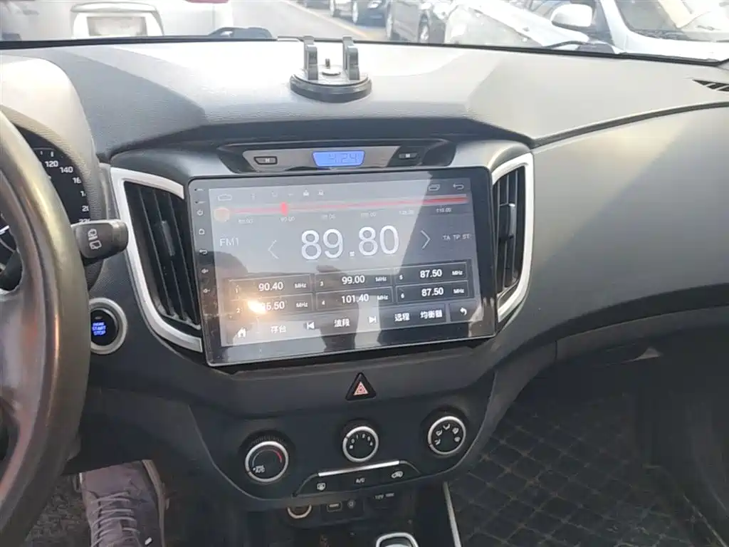 Hyundai ix25 2017 — фото 13