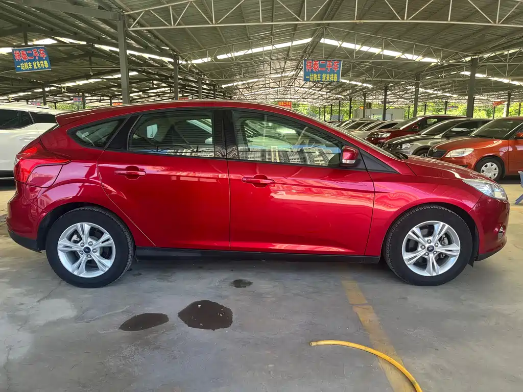 Ford Focus 2015 — фото 3