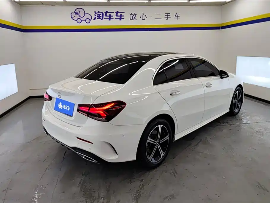 Mercedes-Benz A-Class 2023 — фото 3