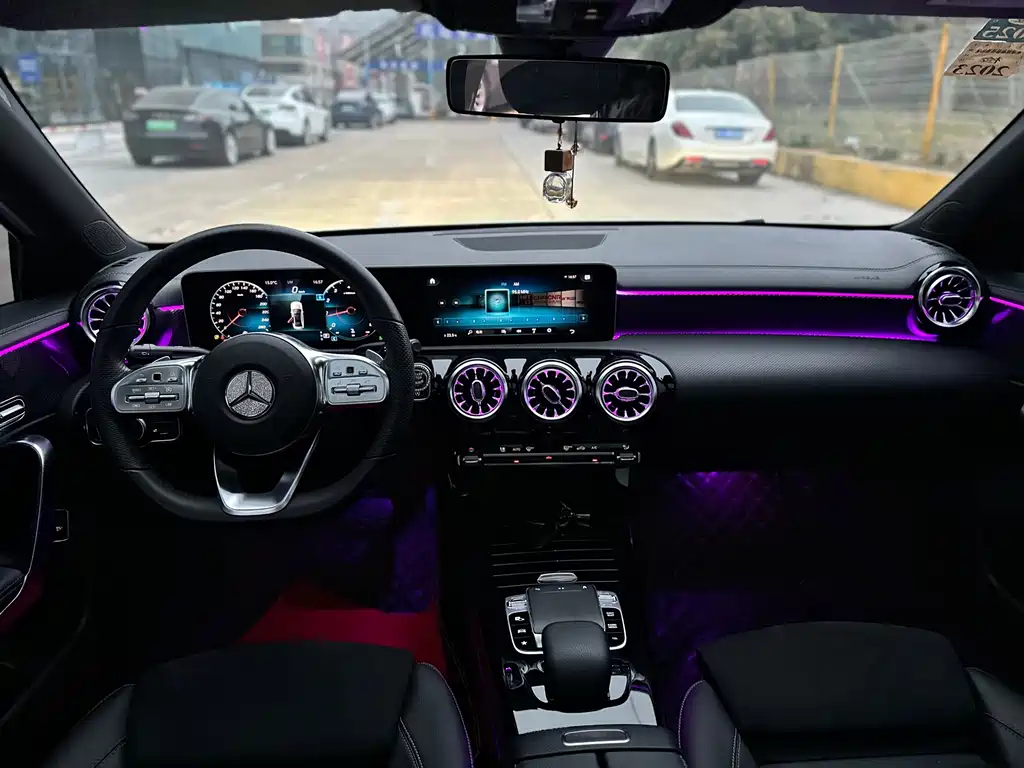 Mercedes-Benz A-Class 2019 — фото 10