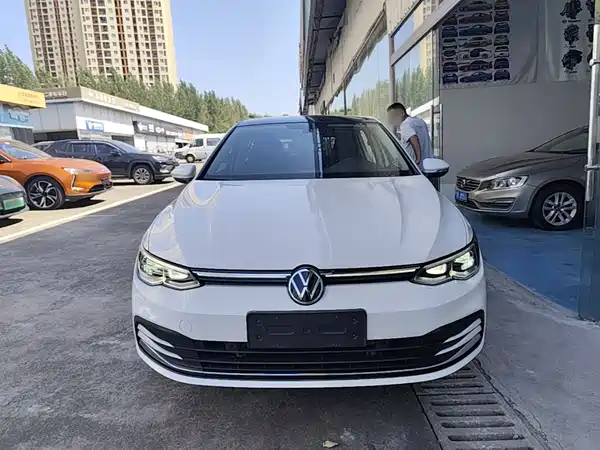 Volkswagen Golf 2022